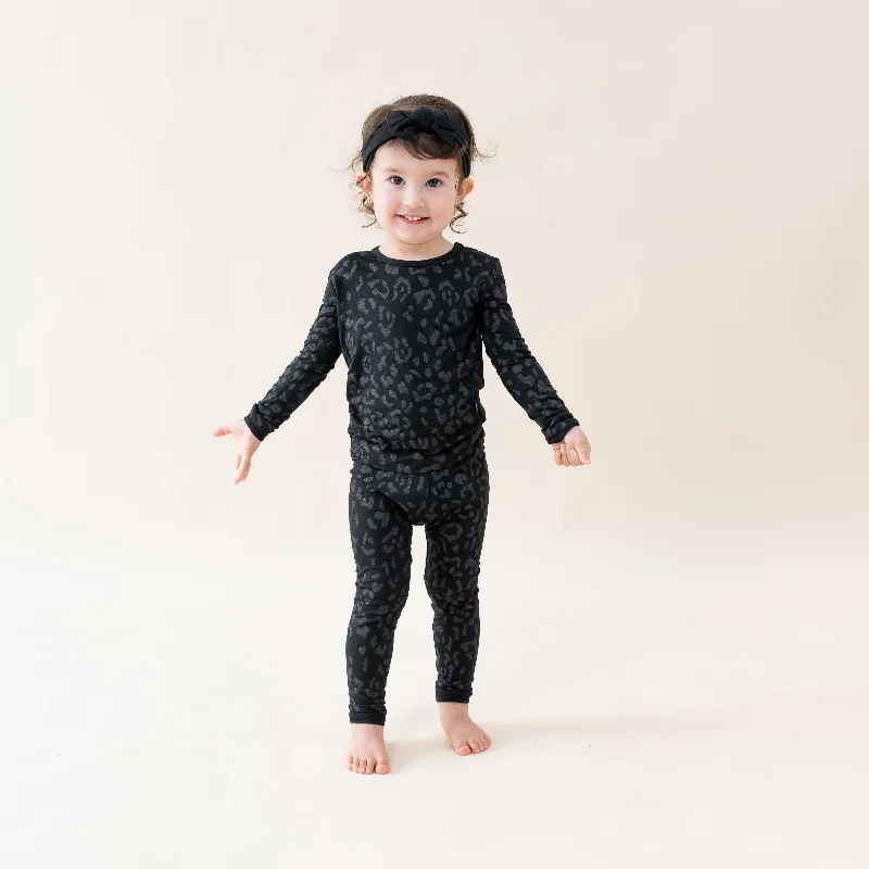 Elegant And Charming Long Sleeve Pajamas in Midnight Leopard