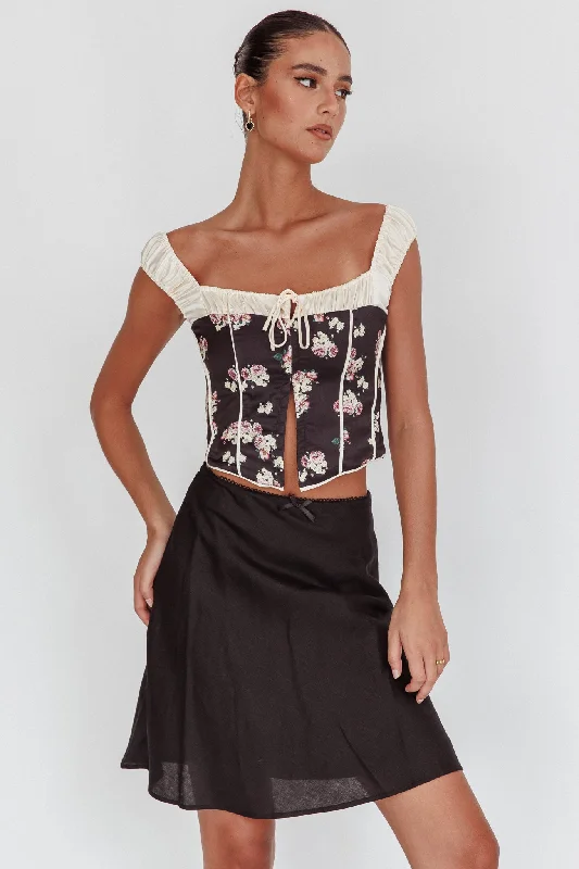 Minimal Comfort Emotional Knee Length Skirt Black